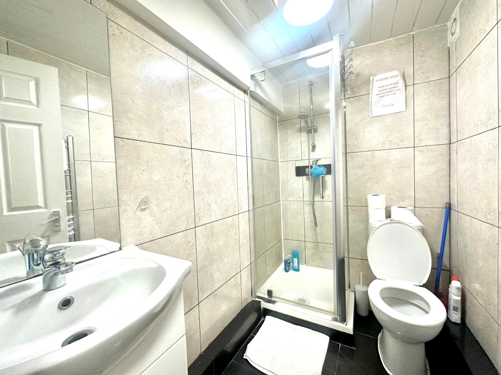 Kings Cross Guest House Лондон Екстер'єр фото