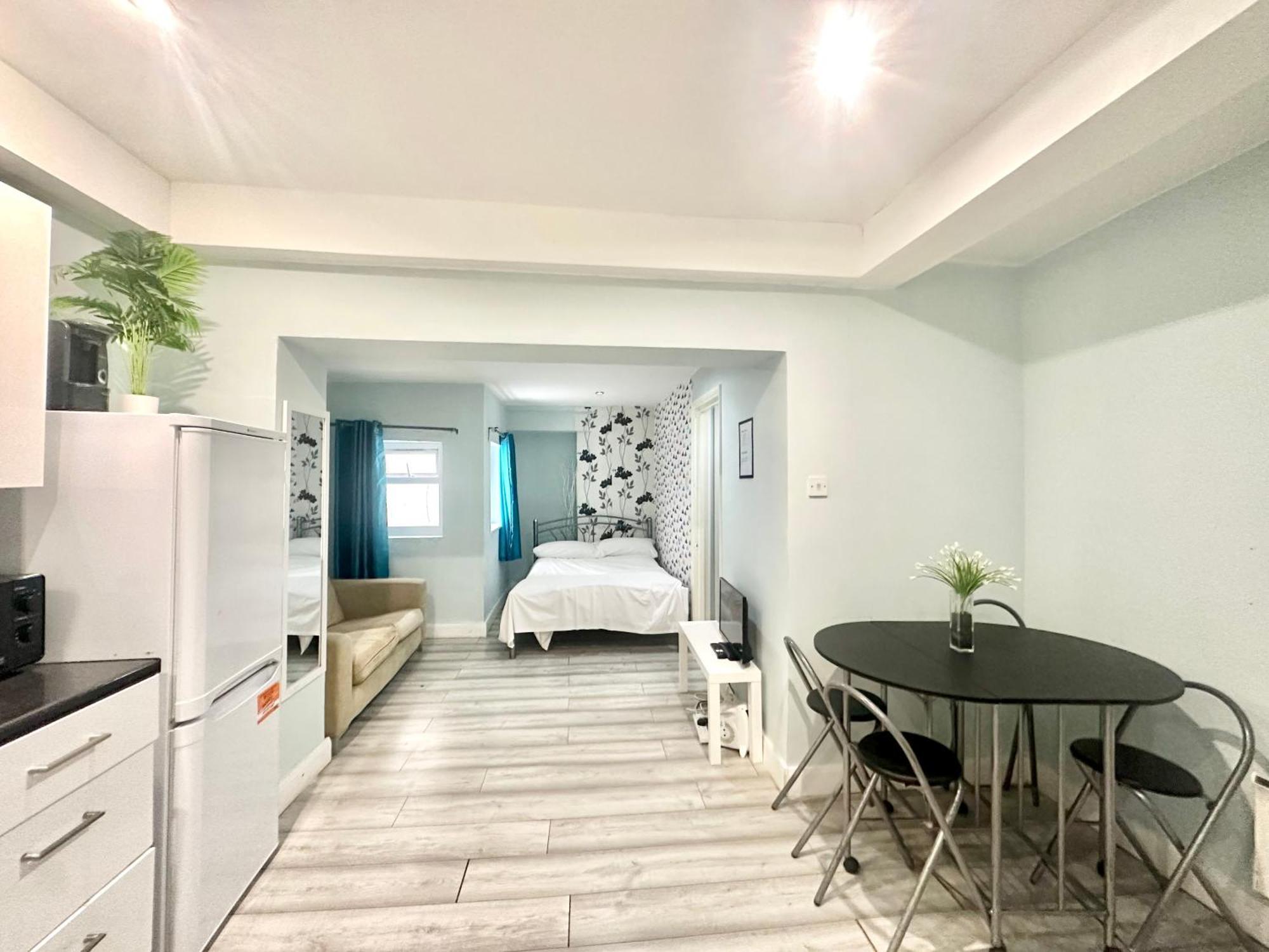 Kings Cross Guest House Лондон Екстер'єр фото